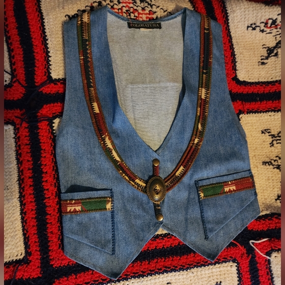 The coolest denim vest ever...VINTAGE - Picture 9 of 12